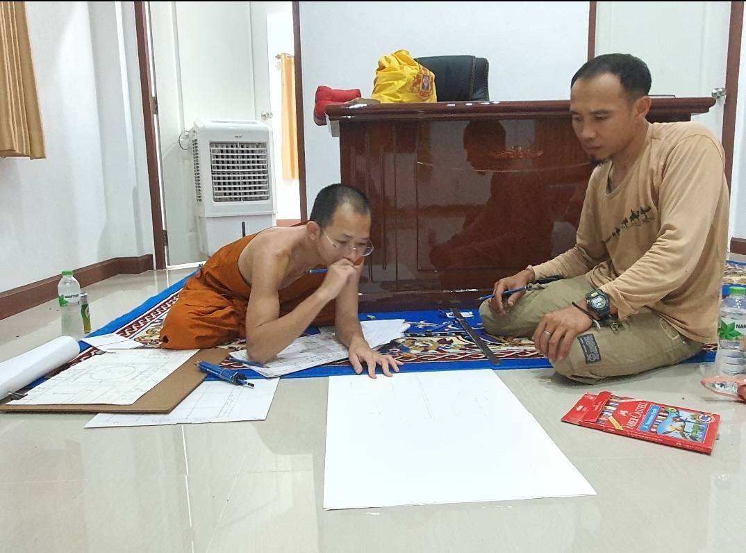 พระครูปลัดวิมลสิทธิวัฒน์เขียนแบบวางผังวัด
