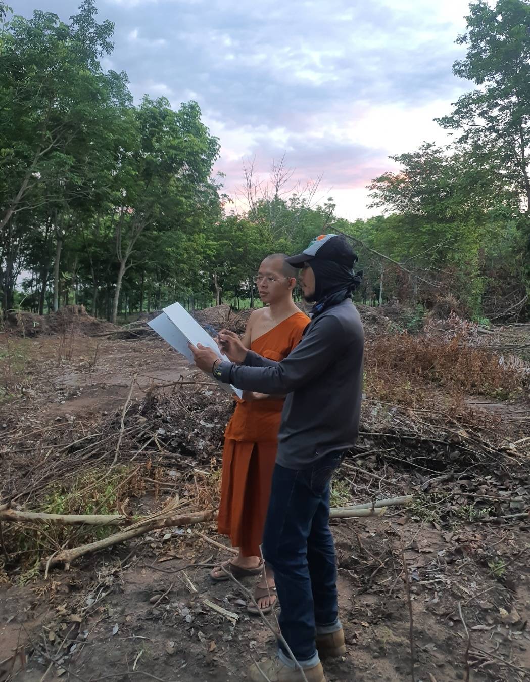 พระครูปลัดวิมลสิทธิวัฒน์สำรวจพื้นที่
